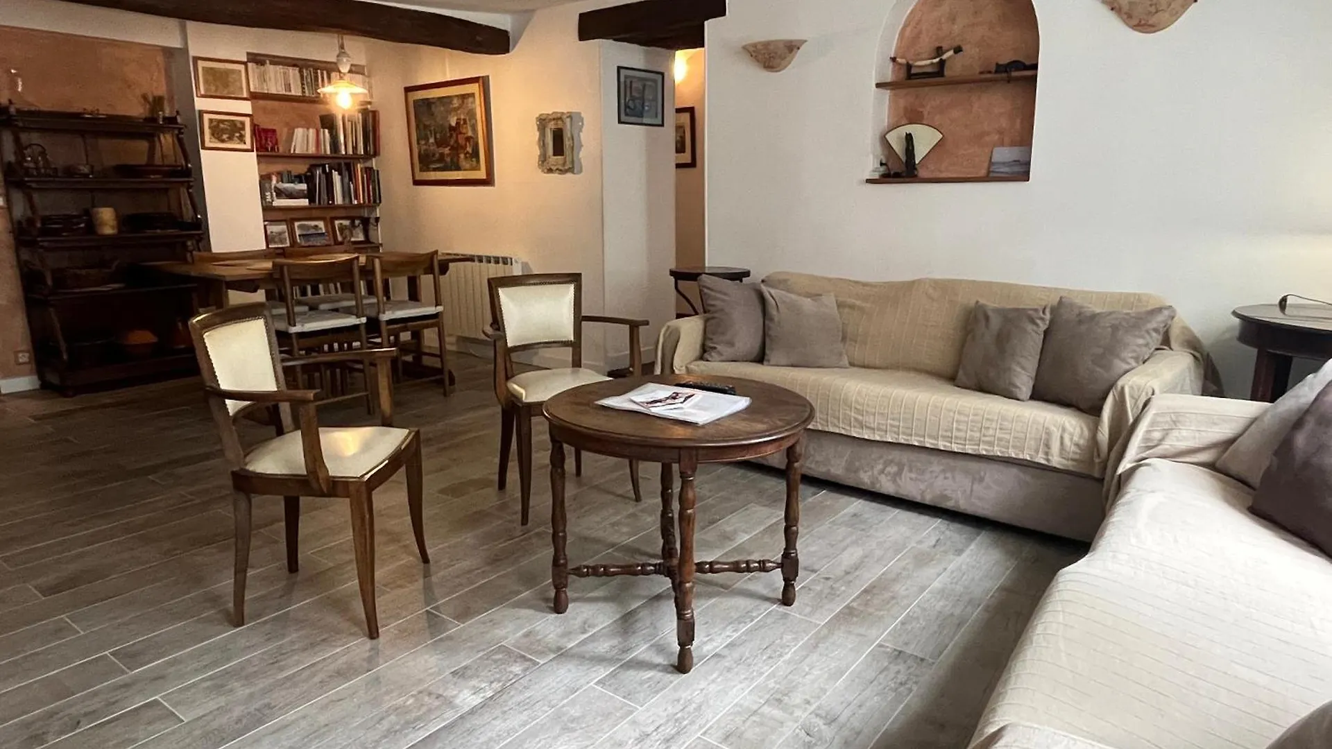 Appartamento Typical Marais 3 Bedroom - Beaubourg Parigi