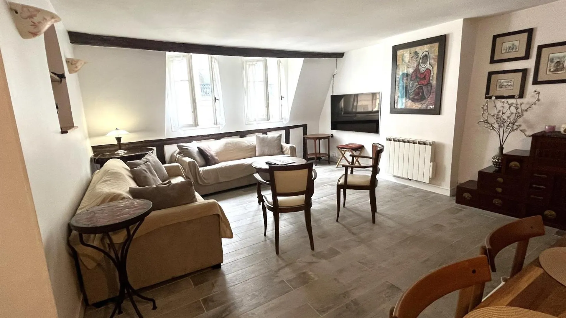 Appartement Typical Marais 3 BR Beaubourg à Paris 0*,  France