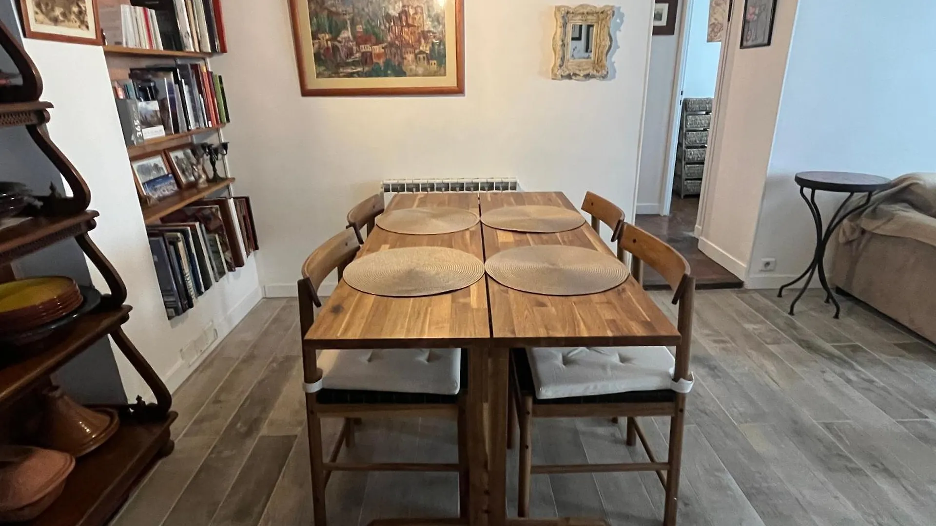 Appartement Typical Marais 3 BR Beaubourg à Paris