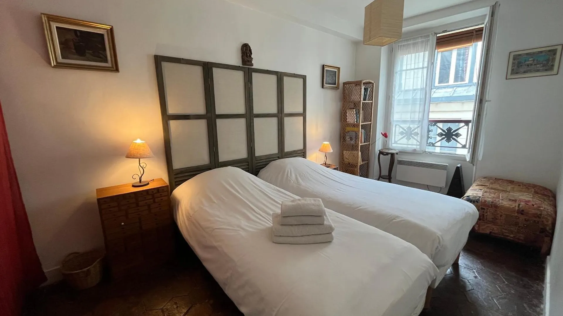 Appartement Typical Marais 3 BR Beaubourg à Paris France