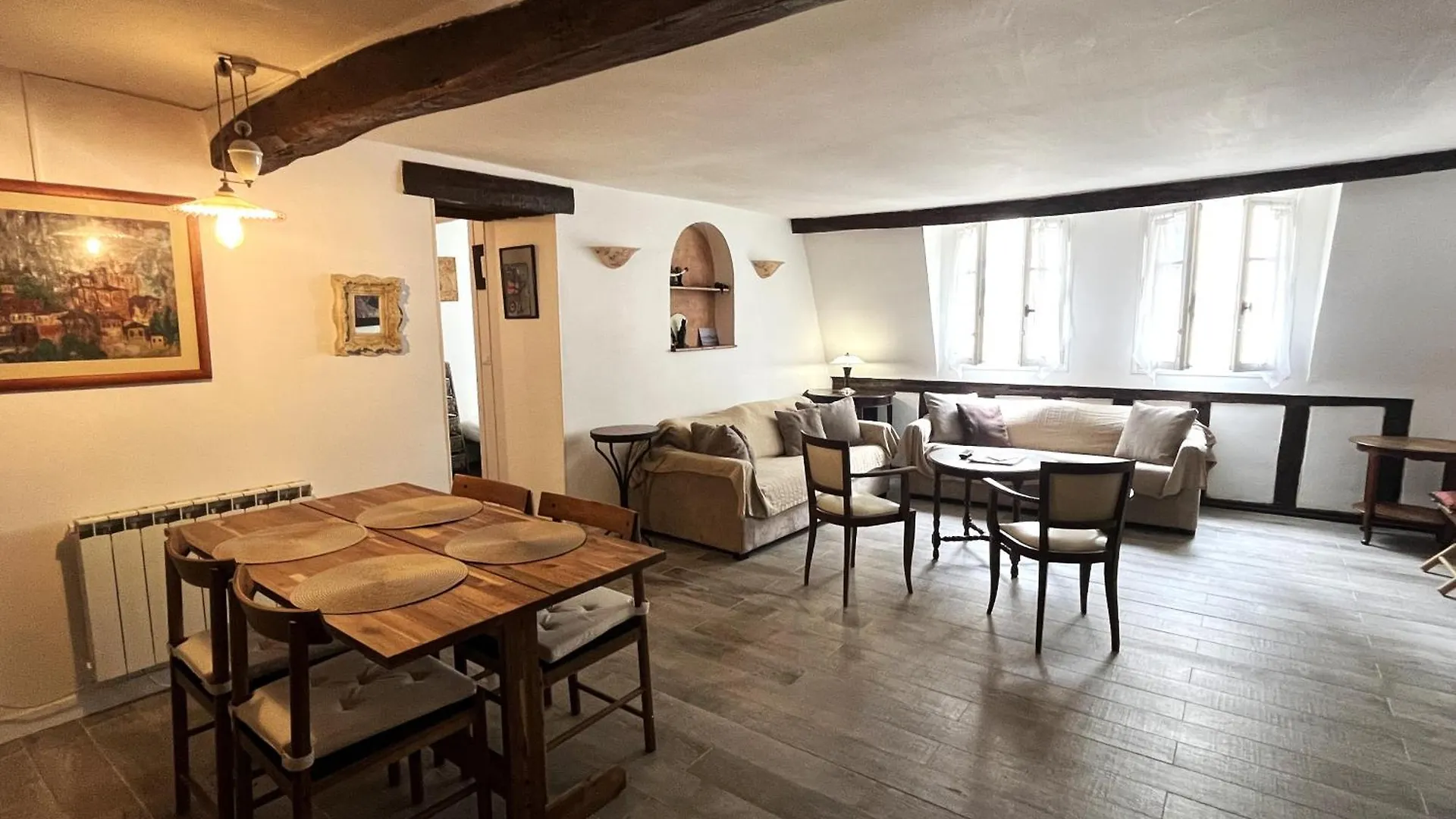 Contacts de Typical Marais 3 BR Beaubourg