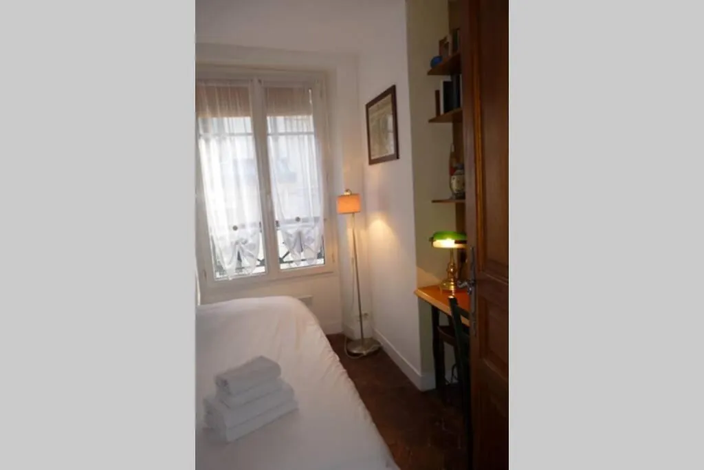 Appartement Typical Marais 3 BR Beaubourg à Paris