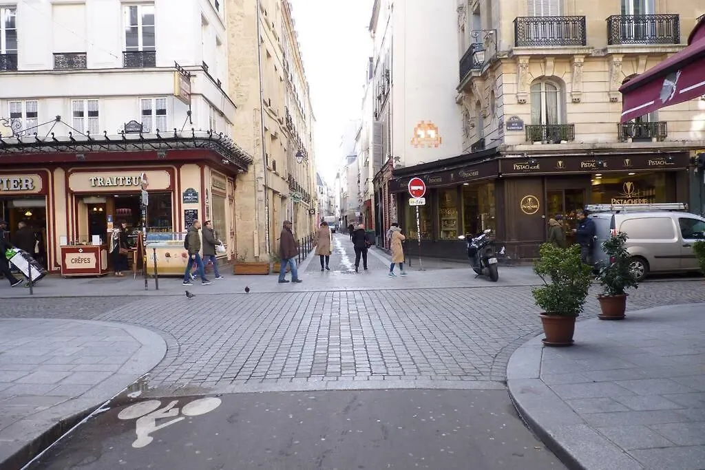 Appartement Typical Marais 3 BR Beaubourg à Paris